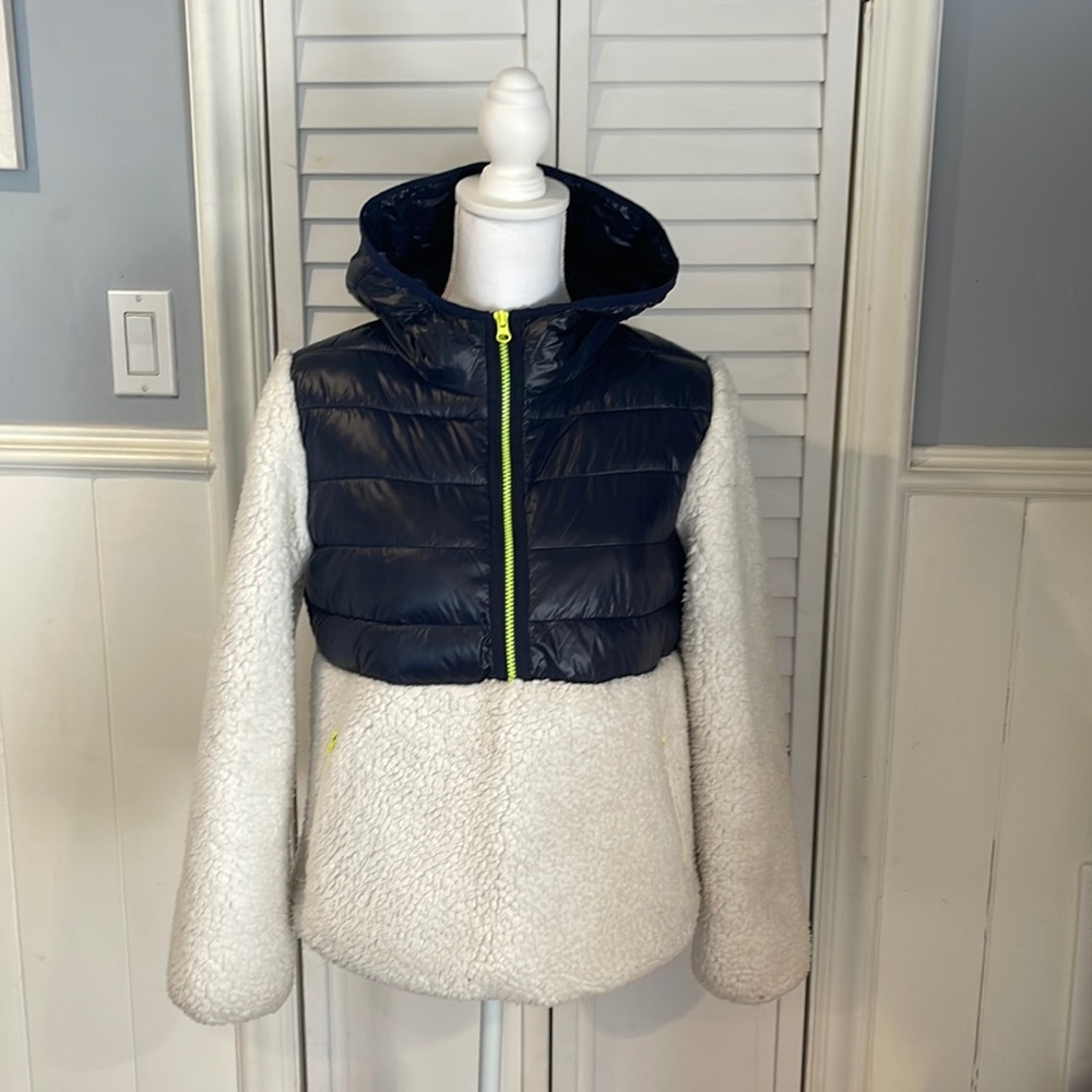 Gap fleece/puffer hoodie, color block, fun details, size small.